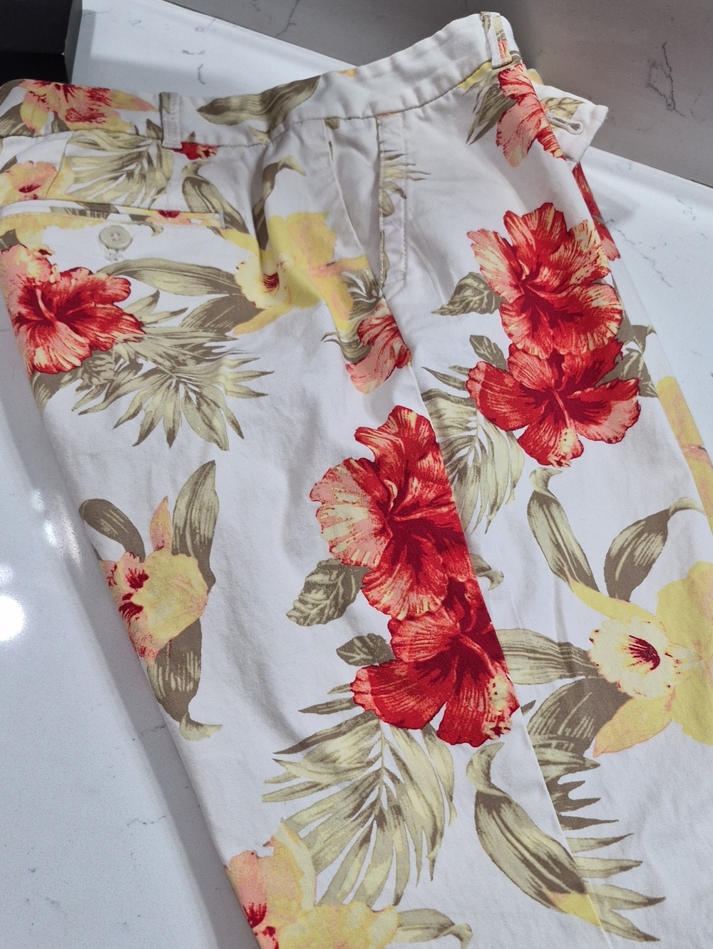 Talbots The Weekend Chino Hawaiian Crops 6 PETITE